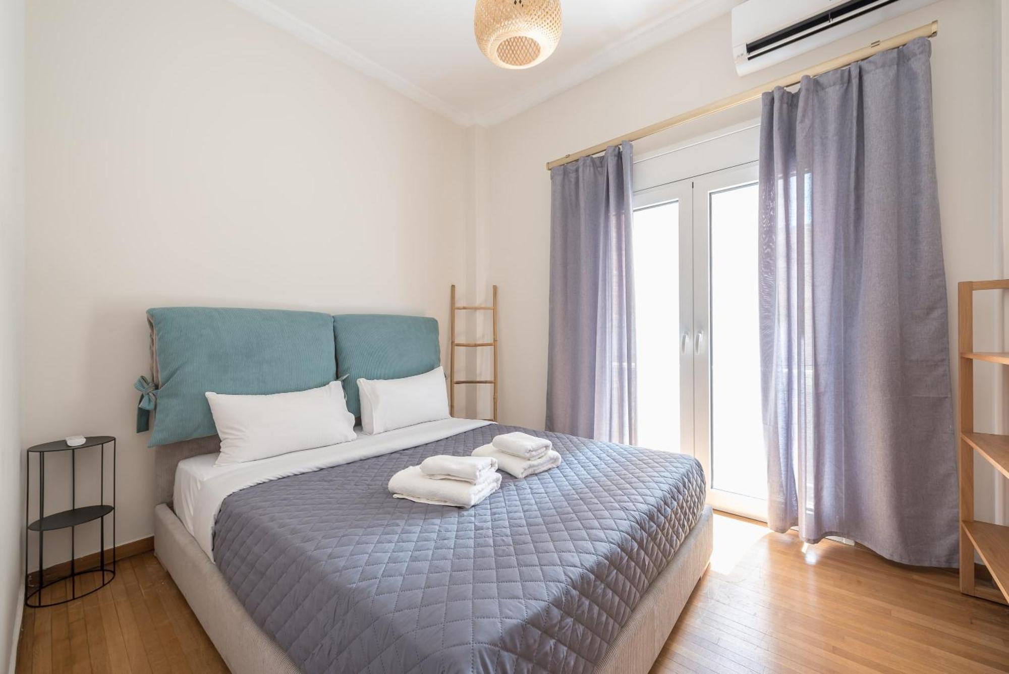 Stylish 2 Bd Urban Retreat Near Panormou Metro Apartment Athens Exterior photo